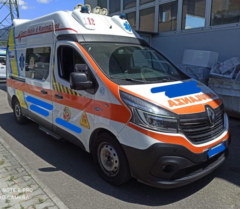 RENAULT TRAFIC AMBULANZA (4433)